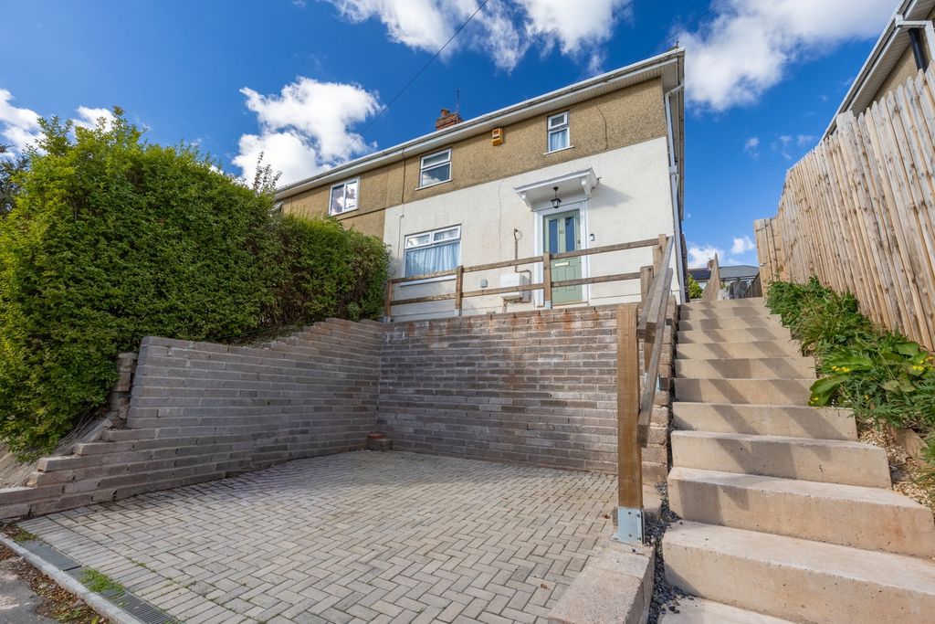 Property photo 1 of 43