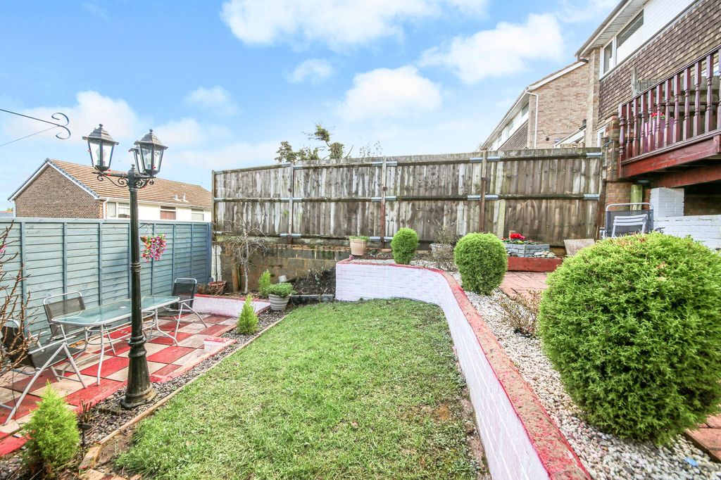 Property photo 3 of 19