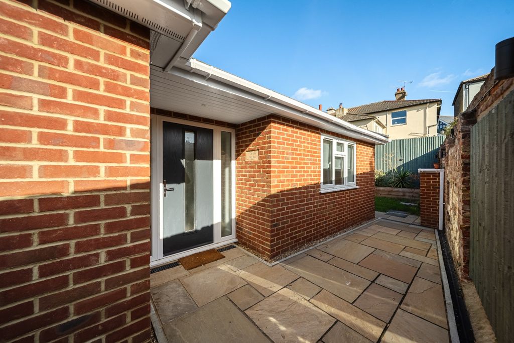 Property photo 1 of 17 5590702