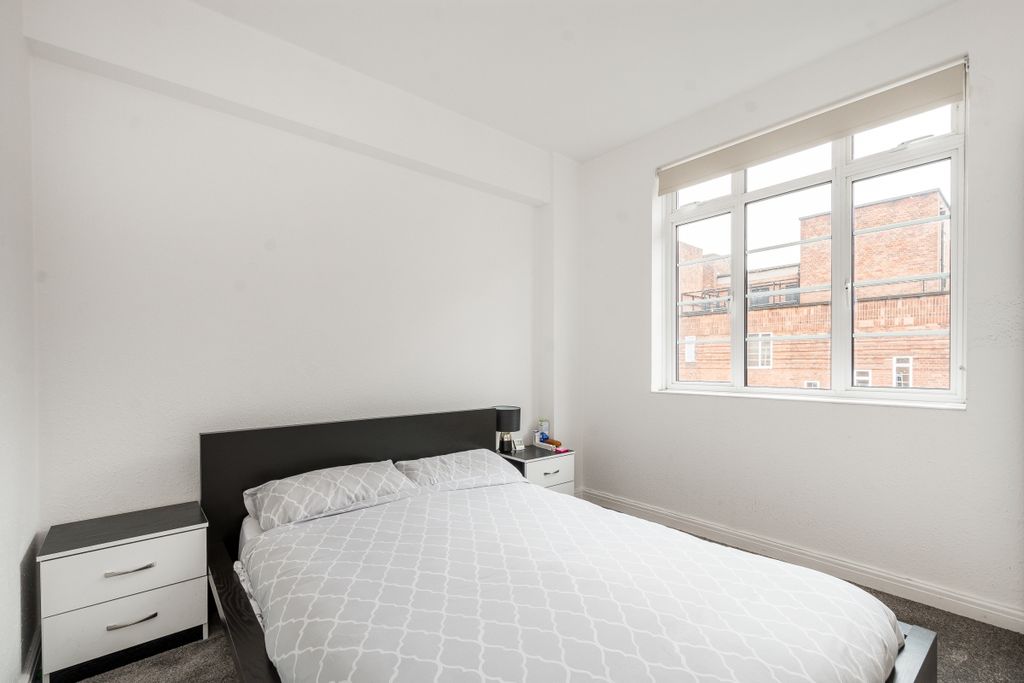 Property photo 2 of 7 Bedroom