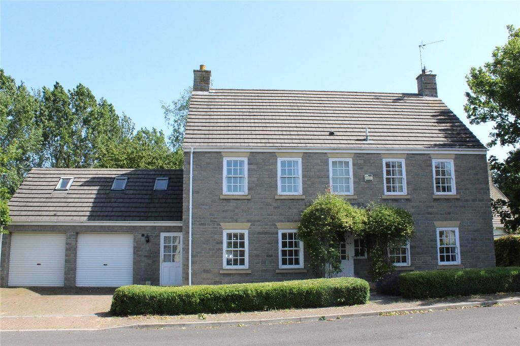 Property photo 1 of 13 External