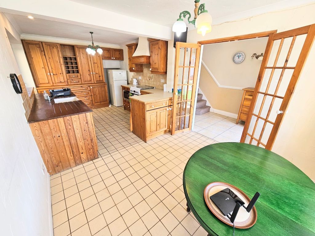Property photo 2 of 17 4243973