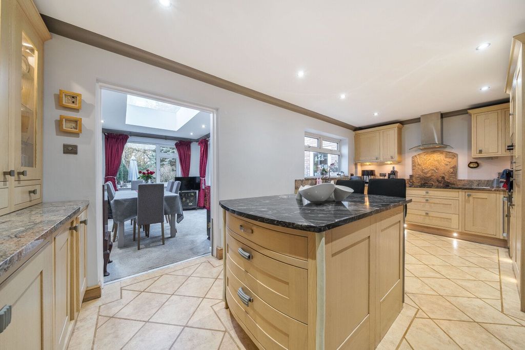 Property photo 2 of 21 Picture No. 09