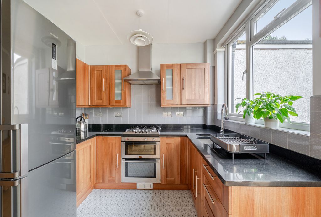 Property photo 3 of 13 Kitchen