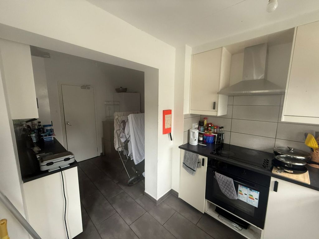 Property photo 3 of 5 Kitchen