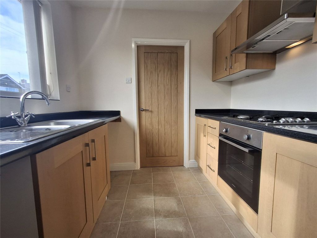 Property photo 3 of 16 Picture No. 13