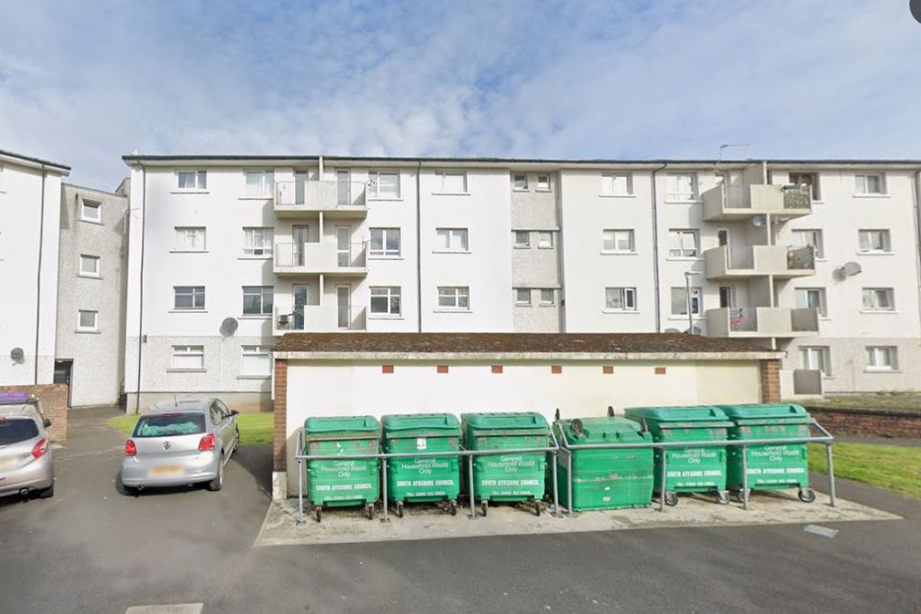 Property photo 1 of 2