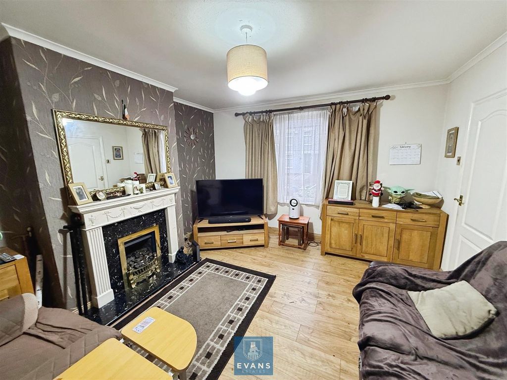 Property photo 3 of 8 Living Room