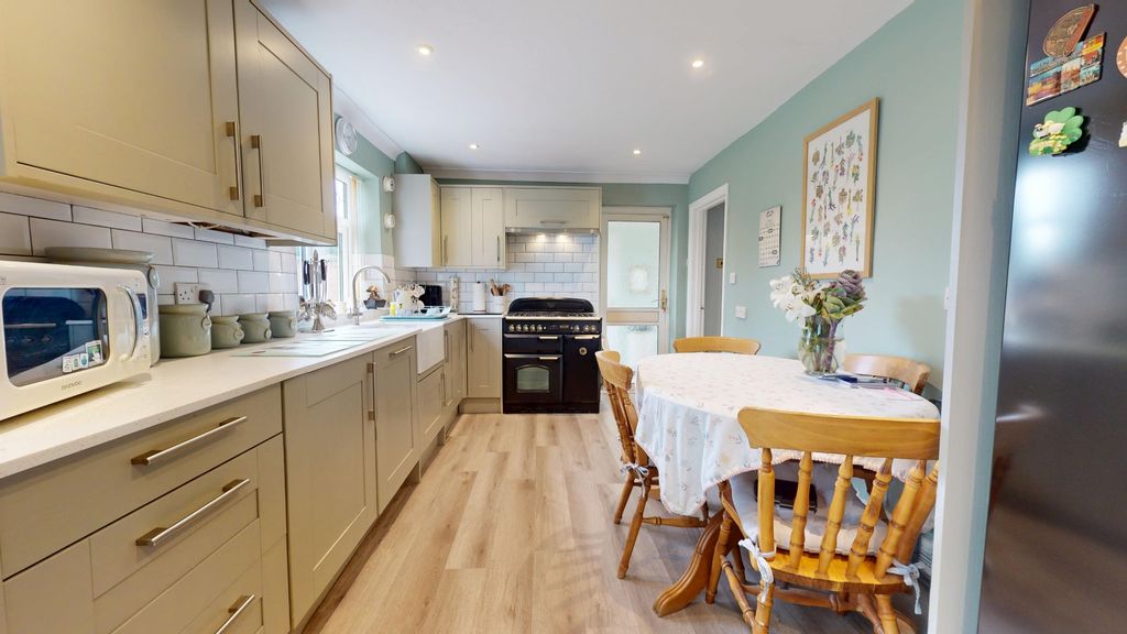 Property photo 2 of 21 4467521