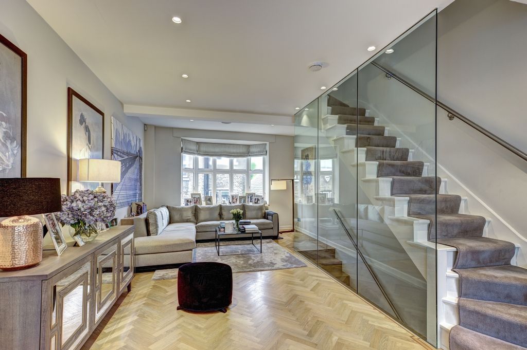 Property photo 1 of 11 Reception