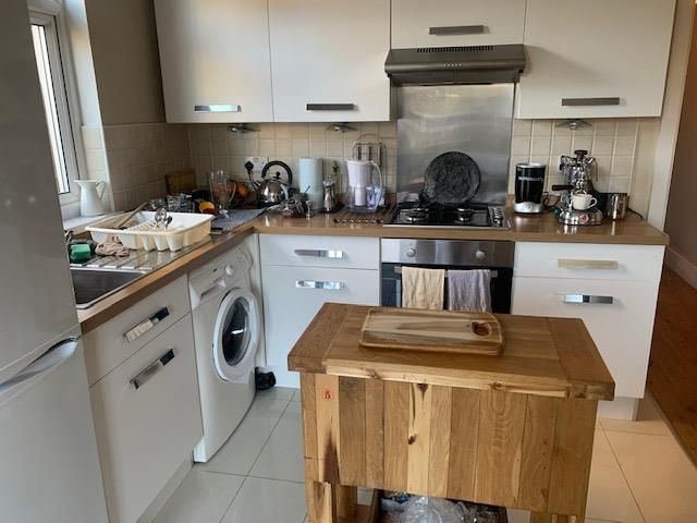 Property photo 2 of 11 Kitchen