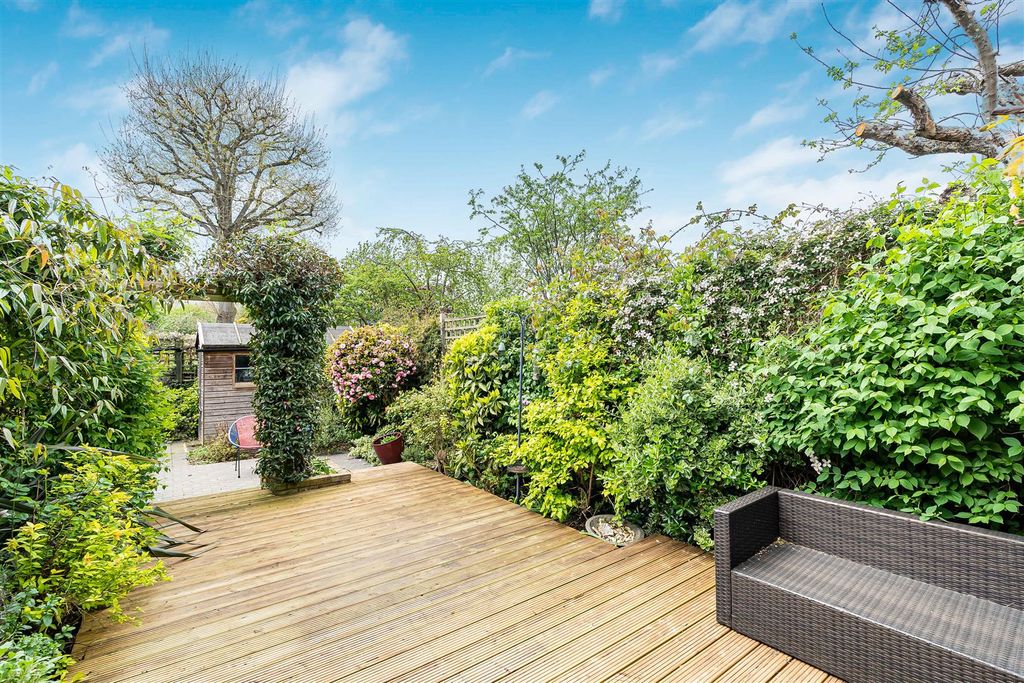 Property photo 3 of 35