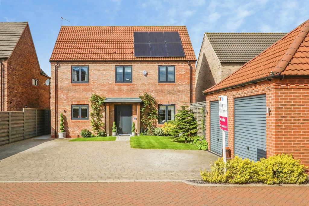 Property photo 1 of 18