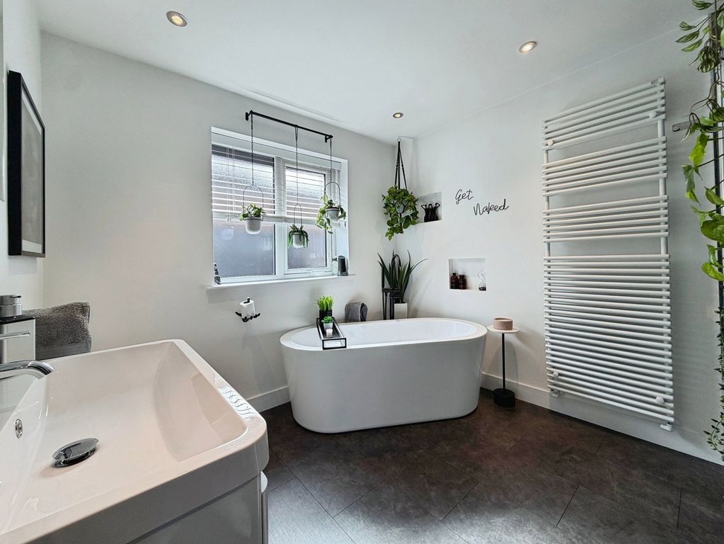 Property photo 3 of 28