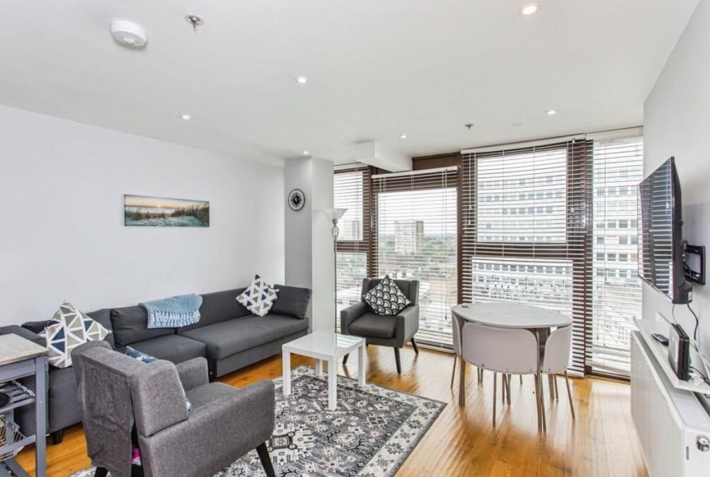 Property photo 2 of 6