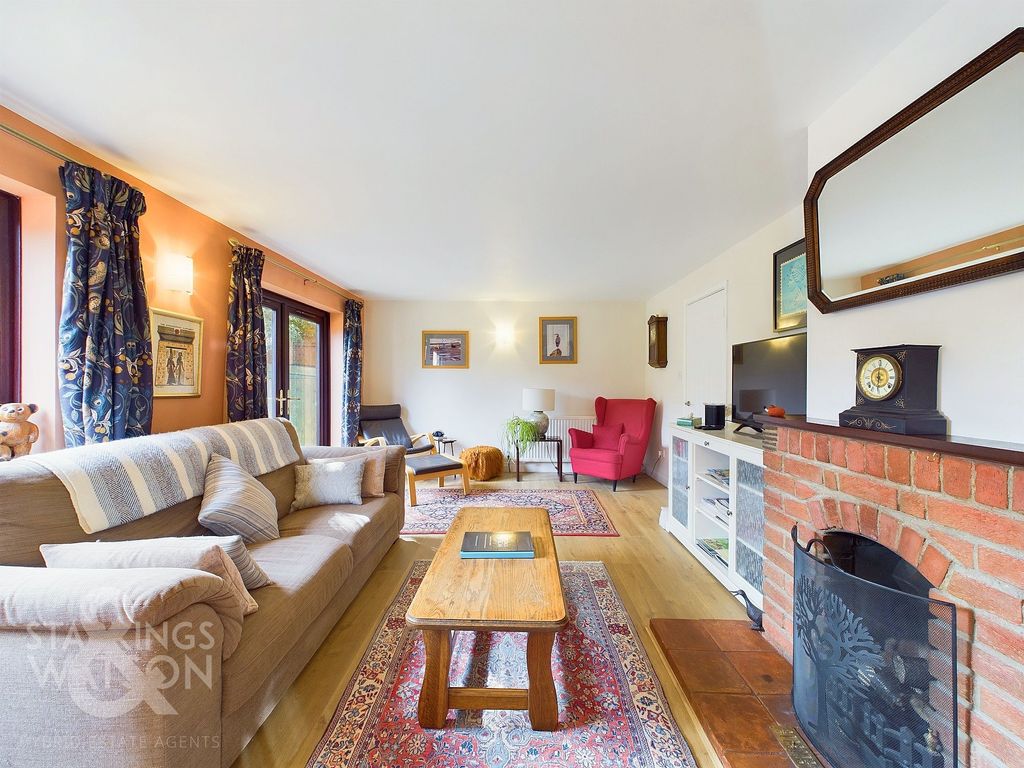 Property photo 2 of 26