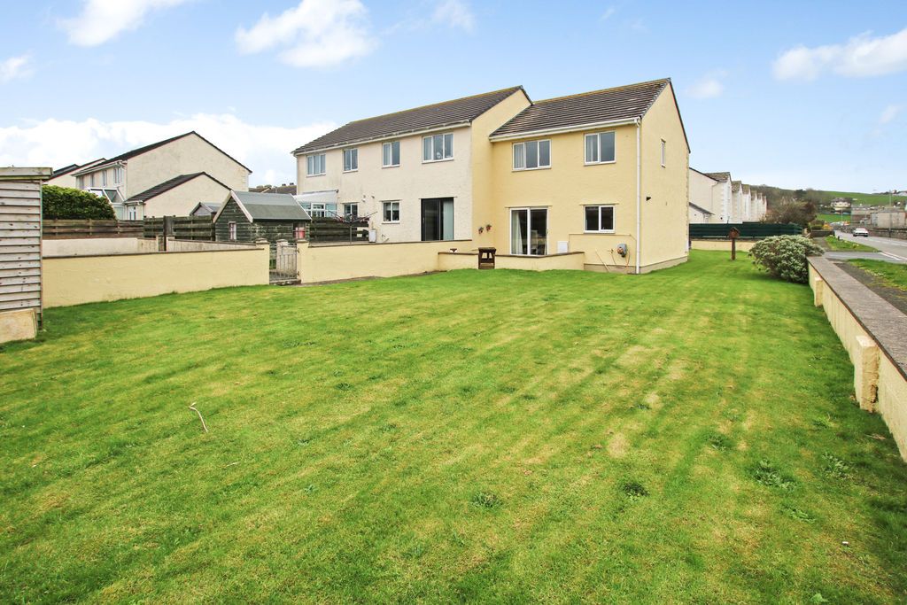 Property photo 2 of 30 Photo 4