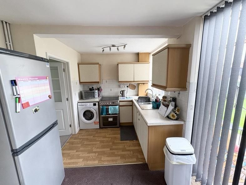 Property photo 2 of 12 Kitchen