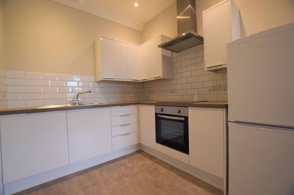 Property photo 2 of 8 Kitchen