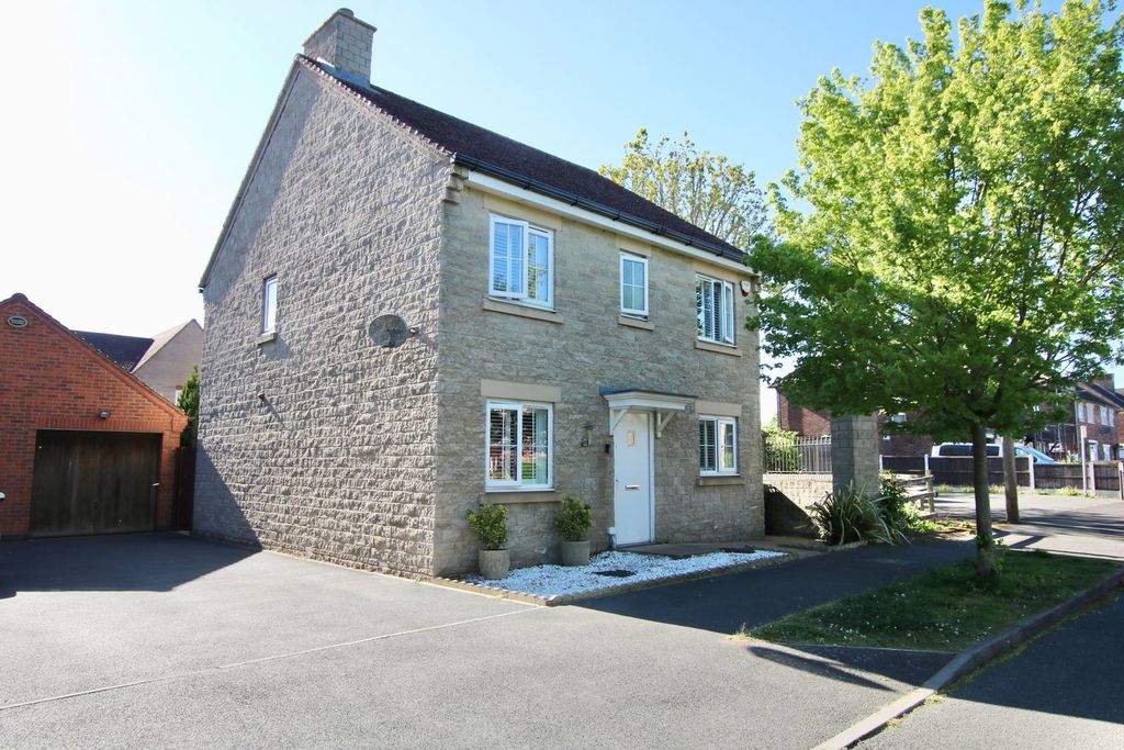 Property photo 1 of 24