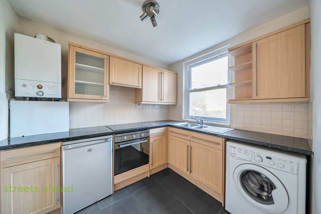 Property photo 1 of 14 Ffb298A0-3A76-4F6...