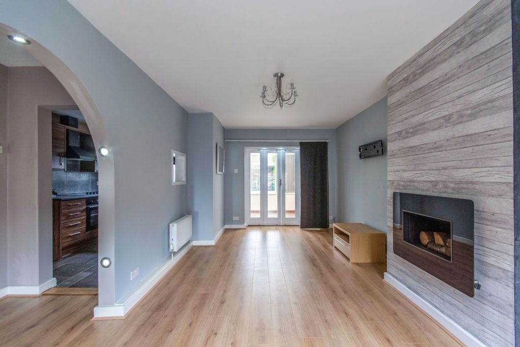 Property photo 2 of 9 Lounge