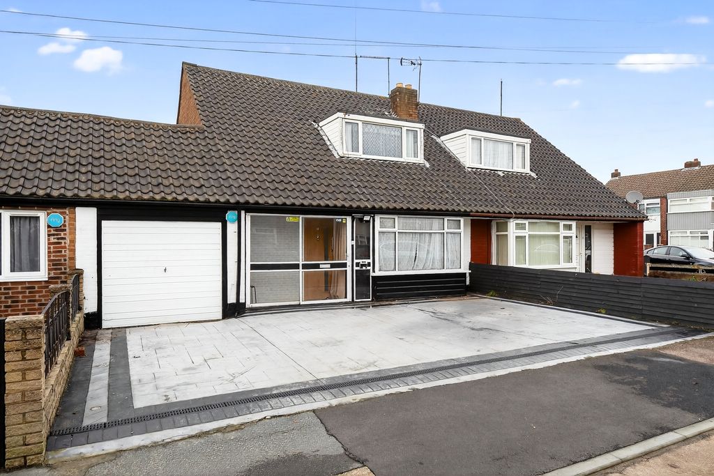 Property photo 2 of 18