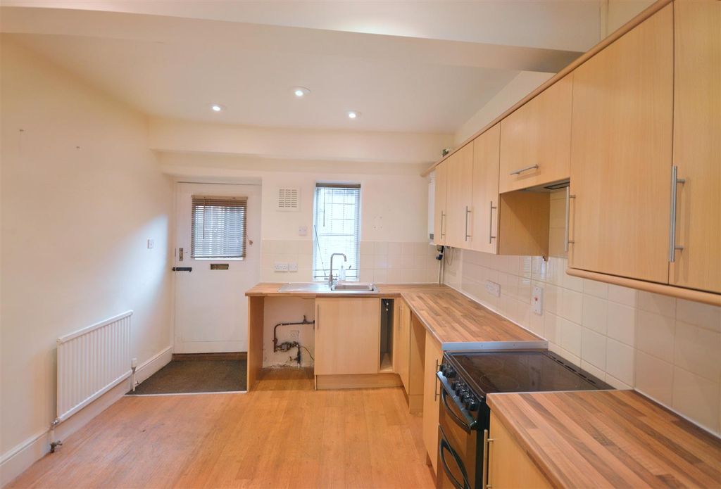 Property photo 3 of 22 Kitchen