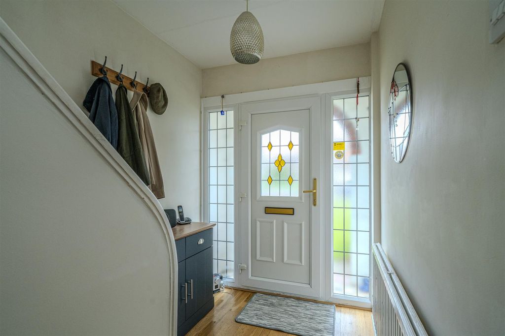 Property photo 3 of 17 Hallway.Jpg