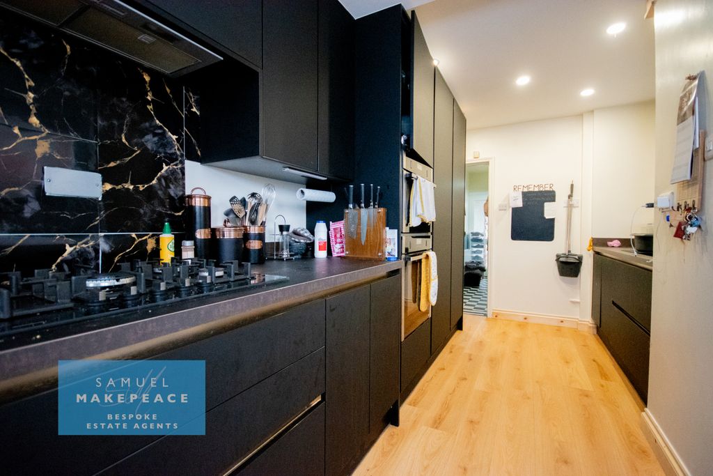 Property photo 3 of 18 Gallery