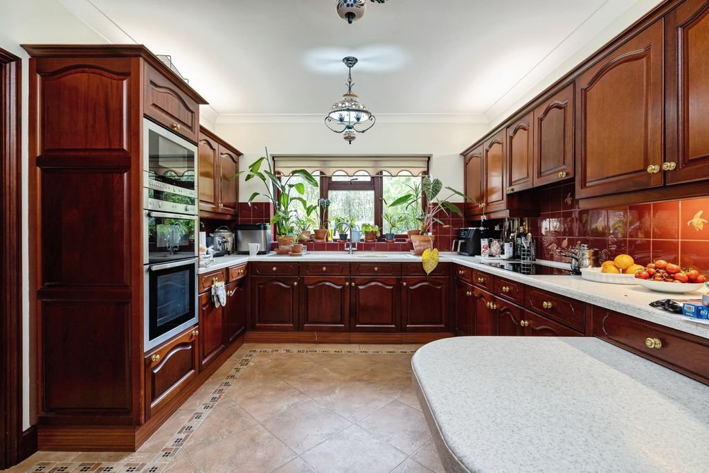 Property photo 2 of 18 Pbox-Img.Jpg