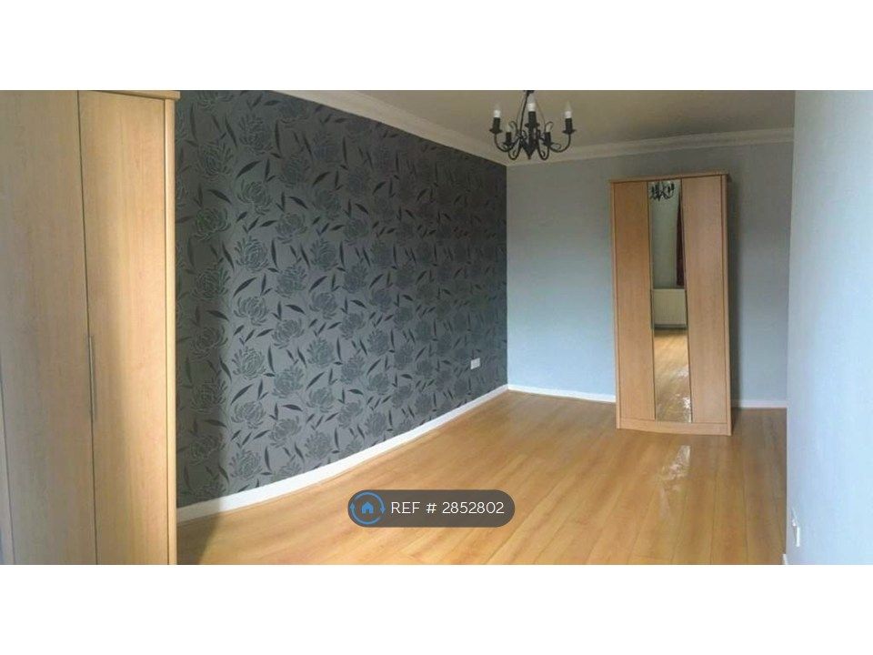 Property photo 2 of 12 Bedroom 1