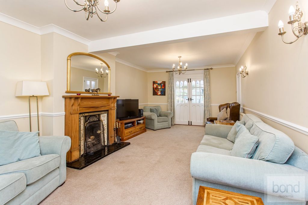 Property photo 3 of 18