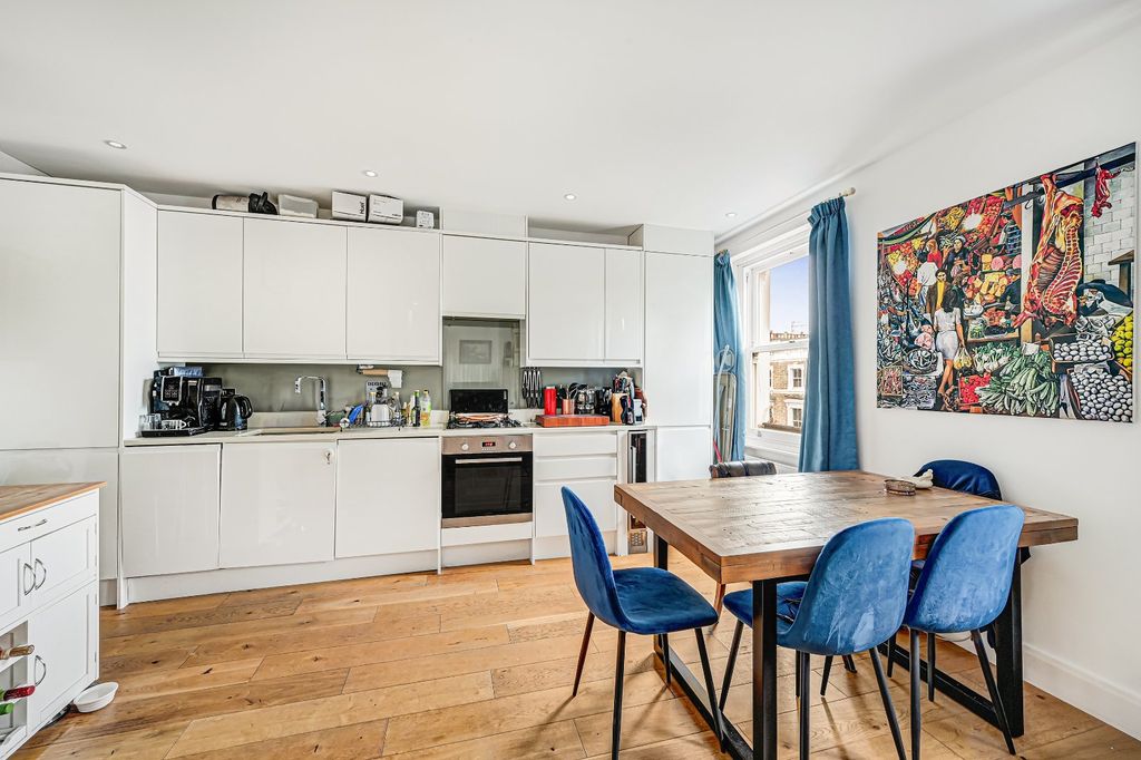 Property photo 3 of 8