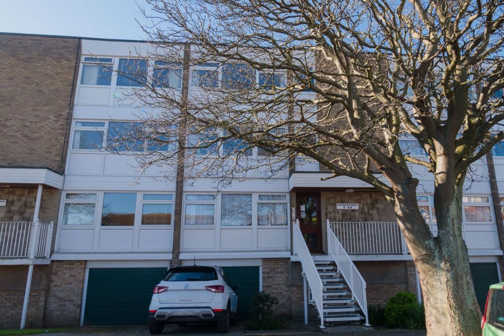 Property photo 2 of 8 Picture 2