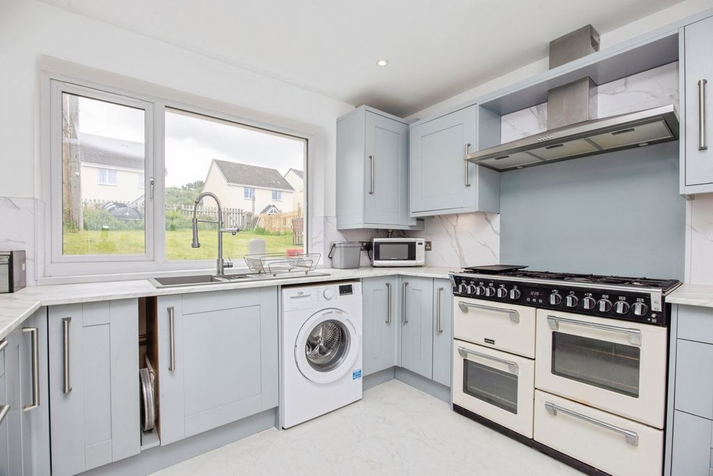 Property photo 2 of 16 Photo