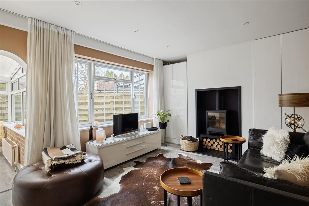 Property photo 2 of 22 10 The Close-20.Jpg