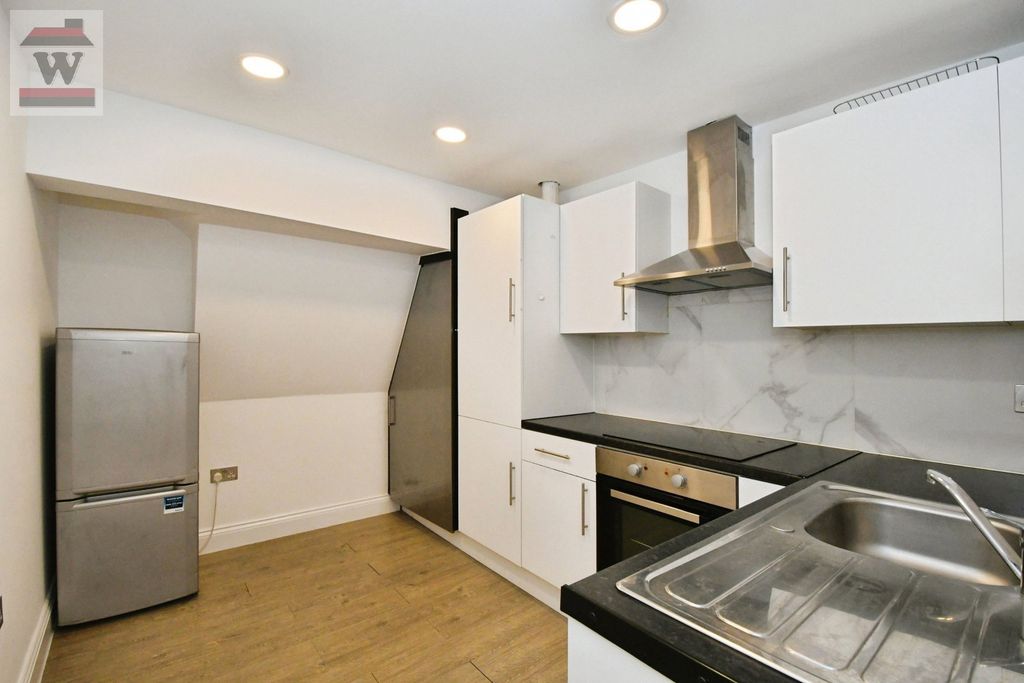 Property photo 2 of 3