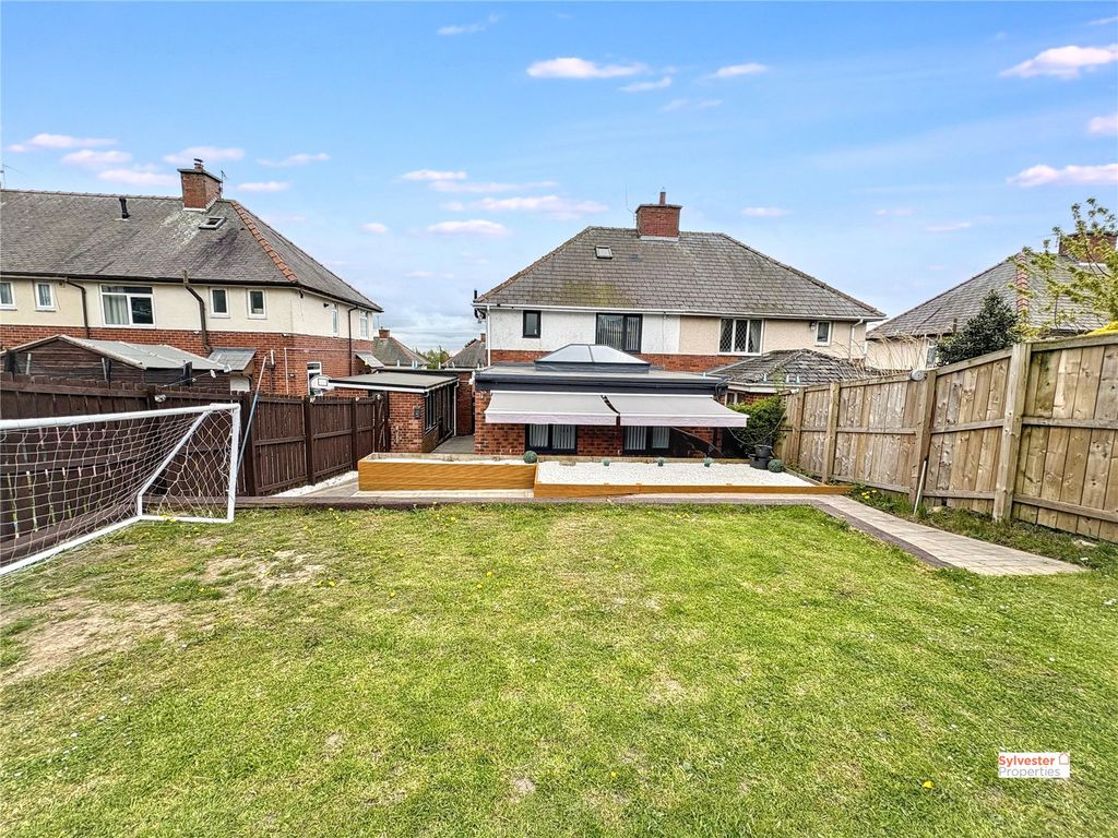 Property photo 2 of 39 Picture No. 19