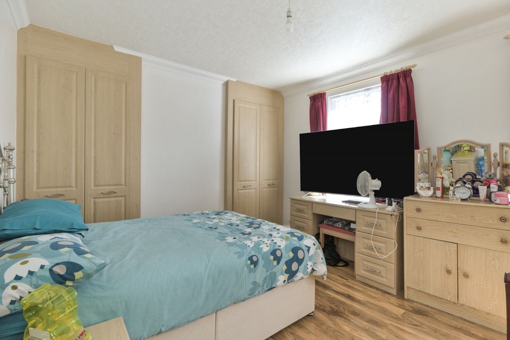 Property photo 3 of 12 Img_9505