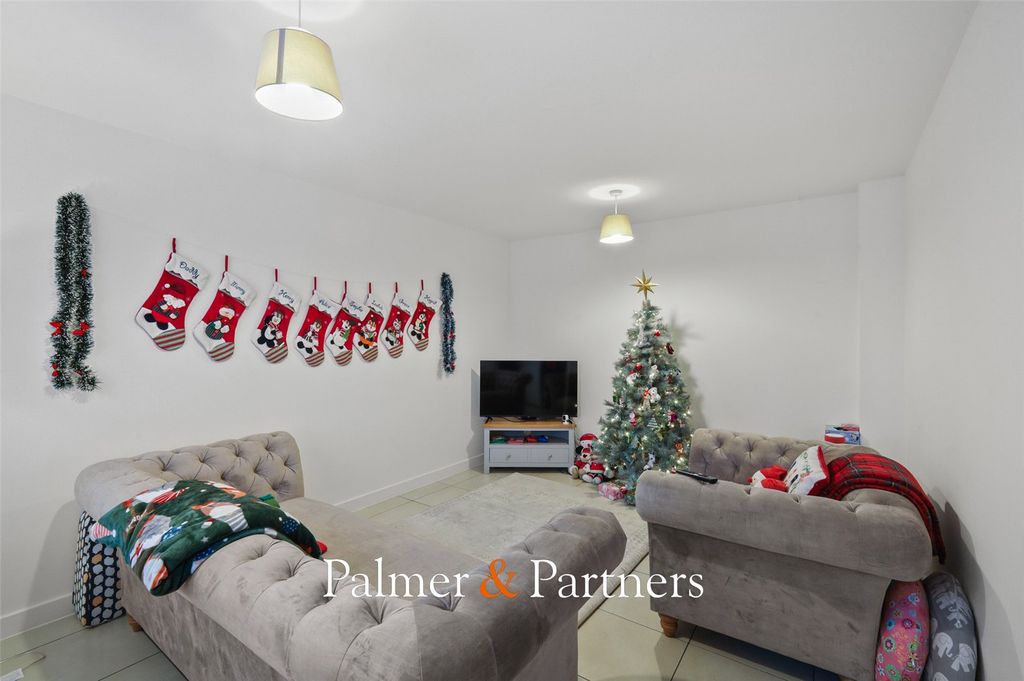 Property photo 3 of 18 Picture No. 13