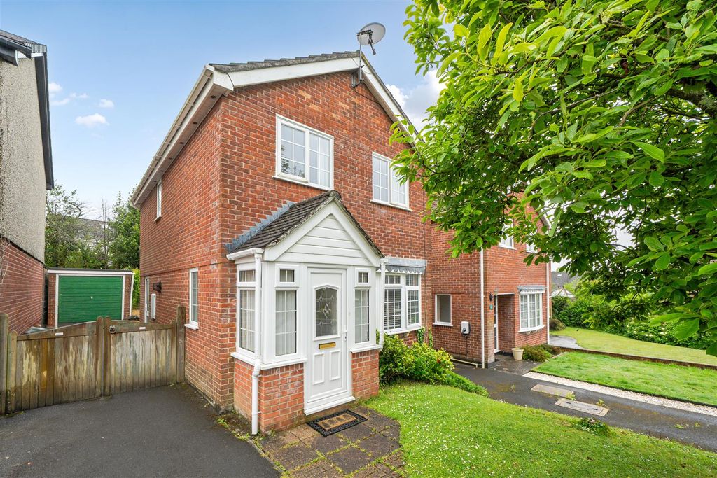 Property photo 1 of 18 Trehill Front.Jpg
