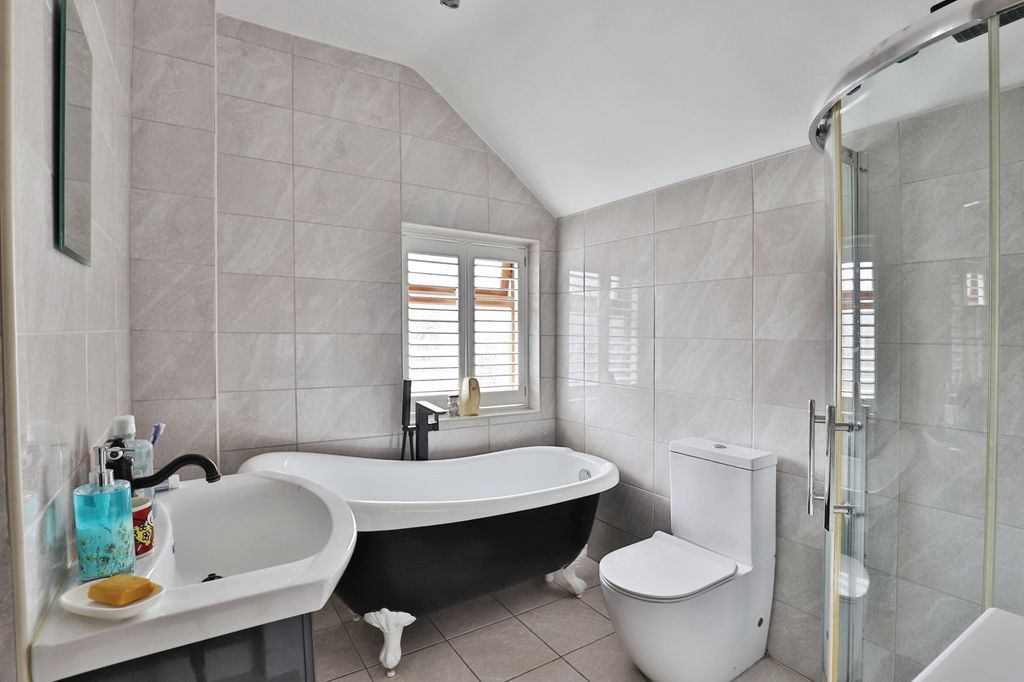 Property photo 3 of 15 Bathroom