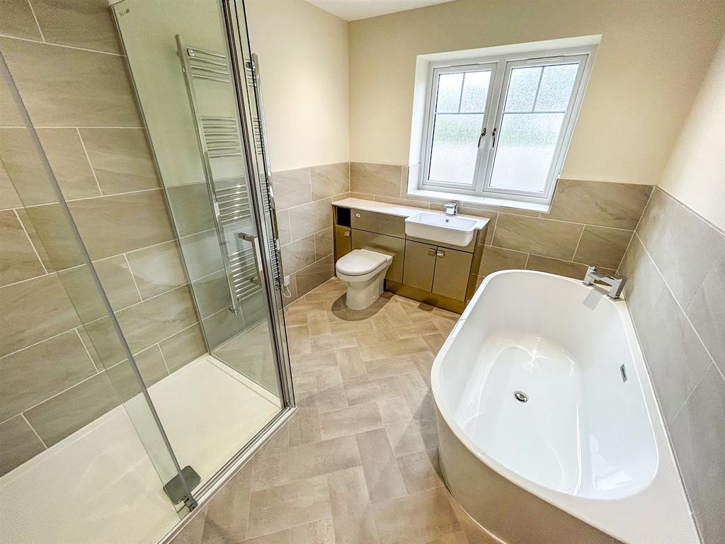 Property photo 3 of 20 Family Bathroom