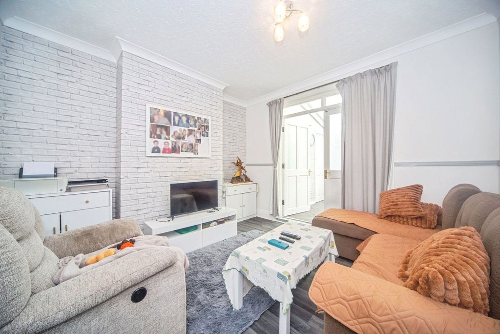 Property photo 3 of 14 Picture No. 06