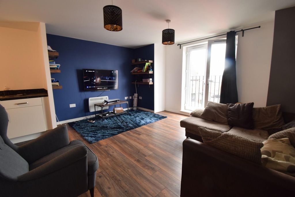 Property photo 3 of 10 Lounge