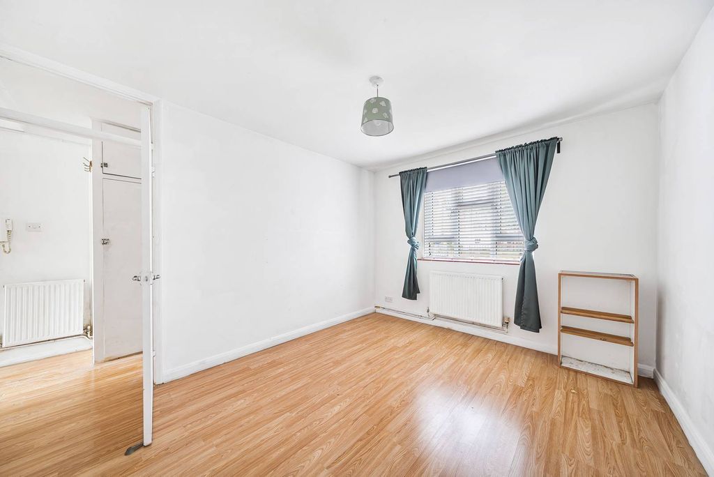 Property photo 3 of 11