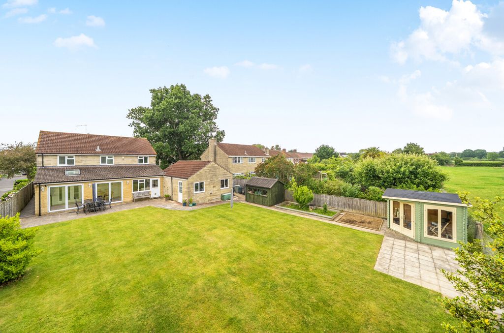 Property photo 2 of 21 1476650-2-6A3018B...