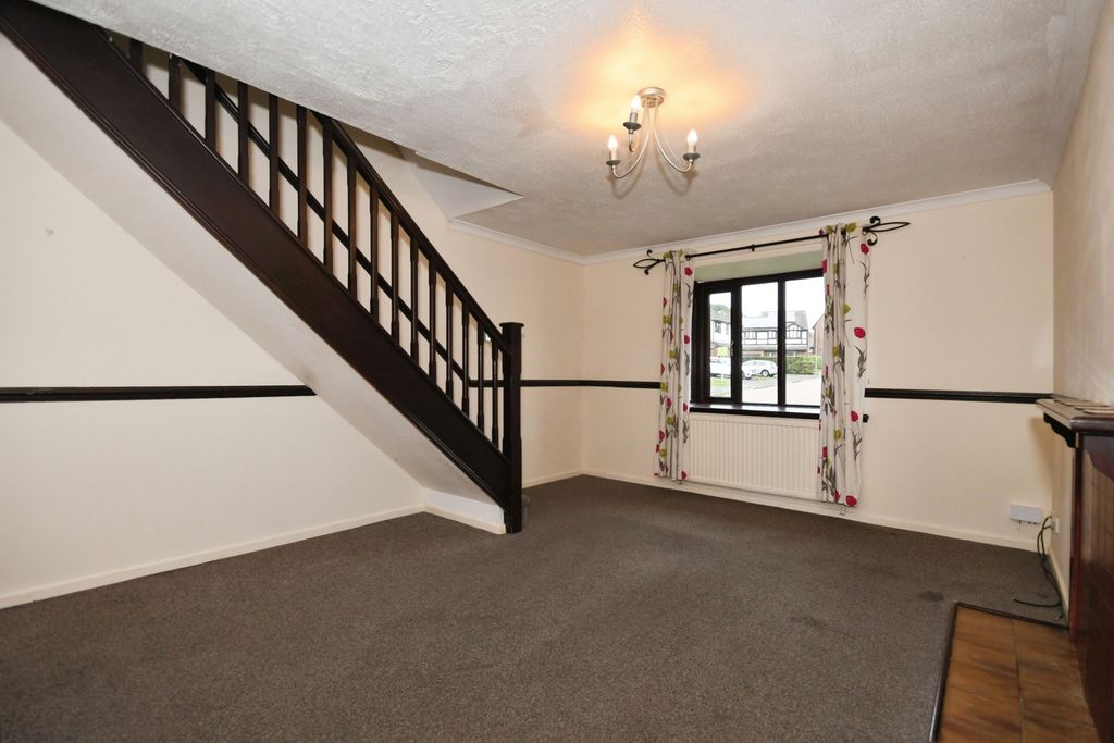 Property photo 3 of 17 Photo