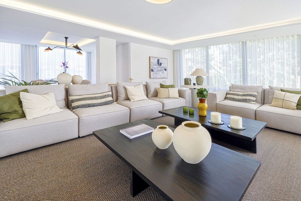 Property photo 3 of 31